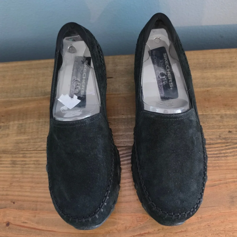 Skechers Womens Bikers Alumni Loafers Black Suede Relaxed Fit Size 8